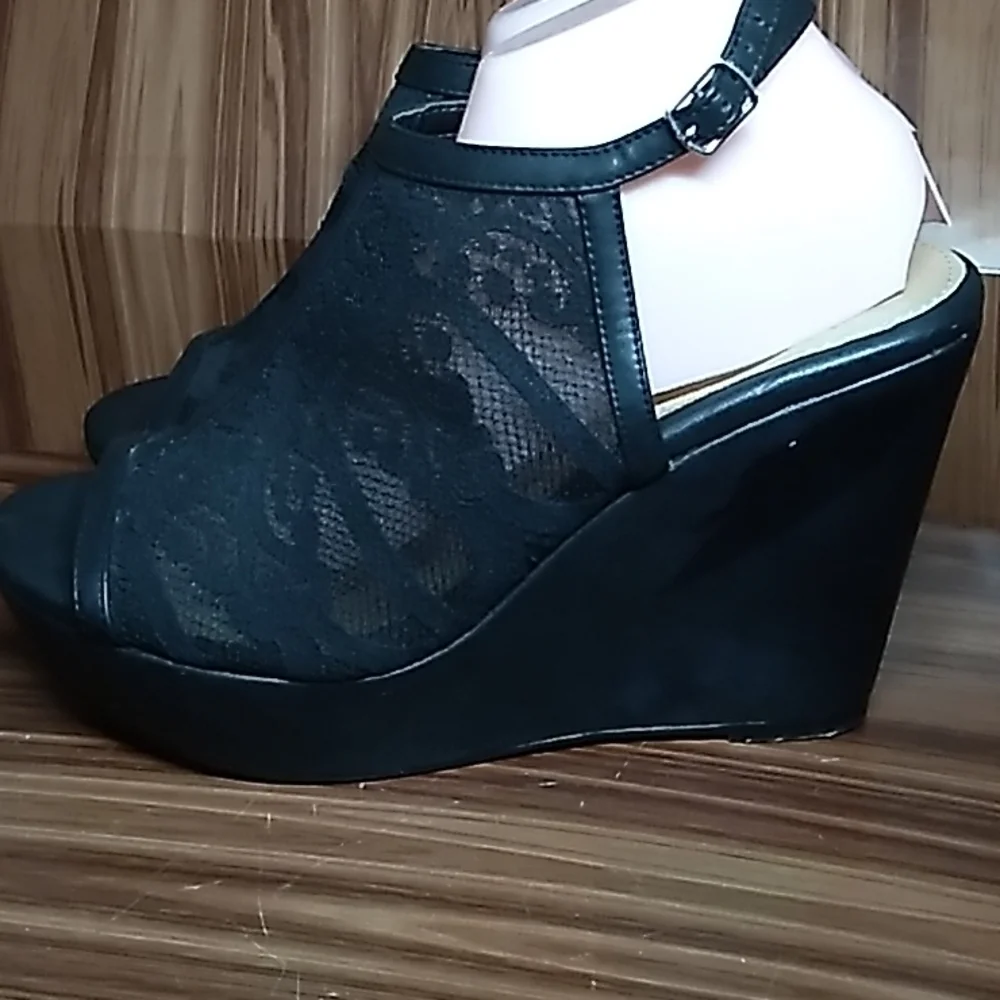 Torrid black lace platform heels wedges 11W